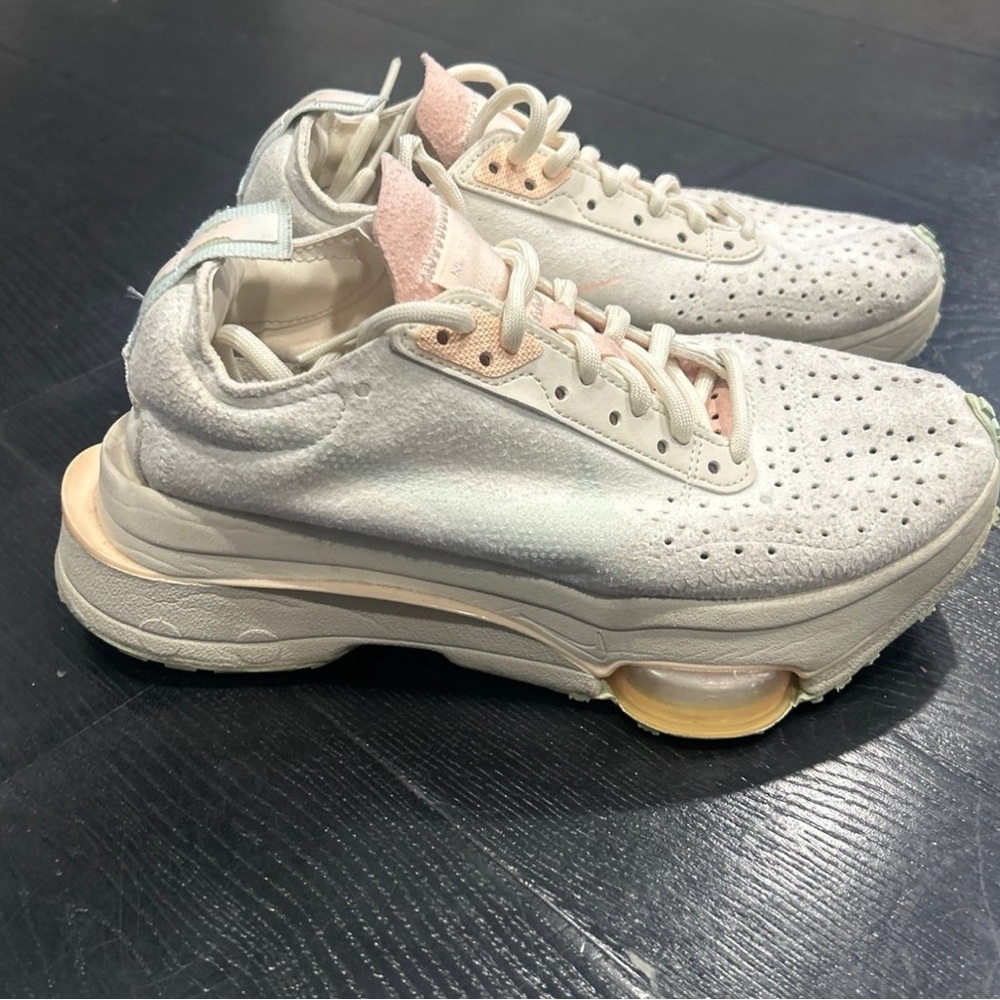 Nike R Med